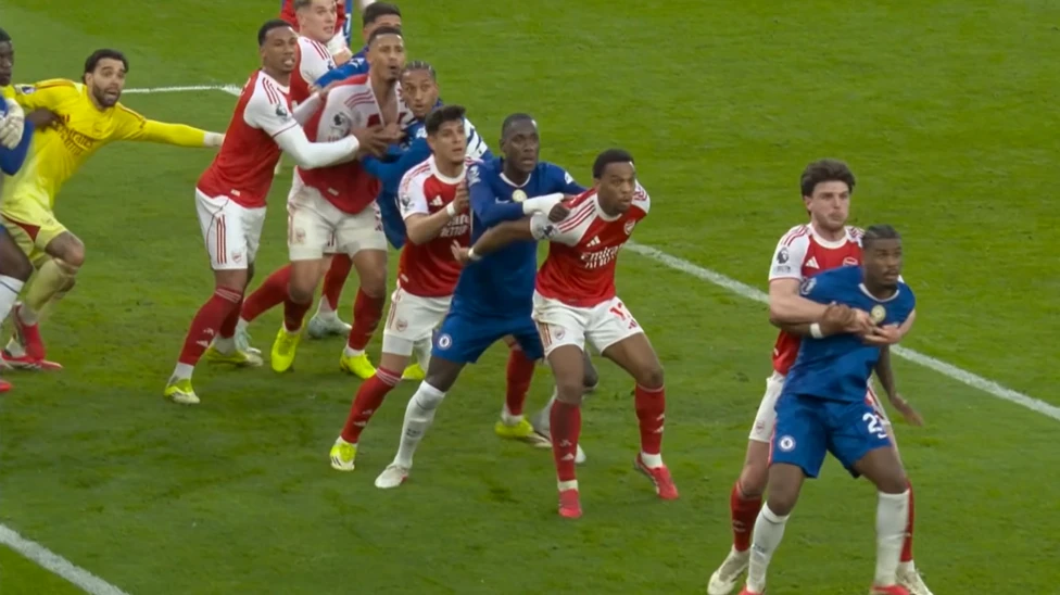 ใครต้องแก้ปัญหา: ผู้ตัดสิน โค้ช หรือกติกา?