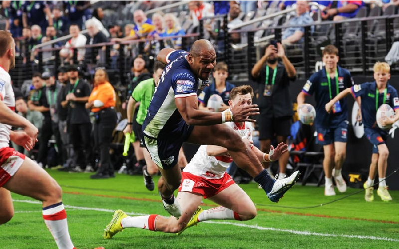 ไมก้า ซิโว่ ของลีดส์ เปิดบอลทำแฮตทริก